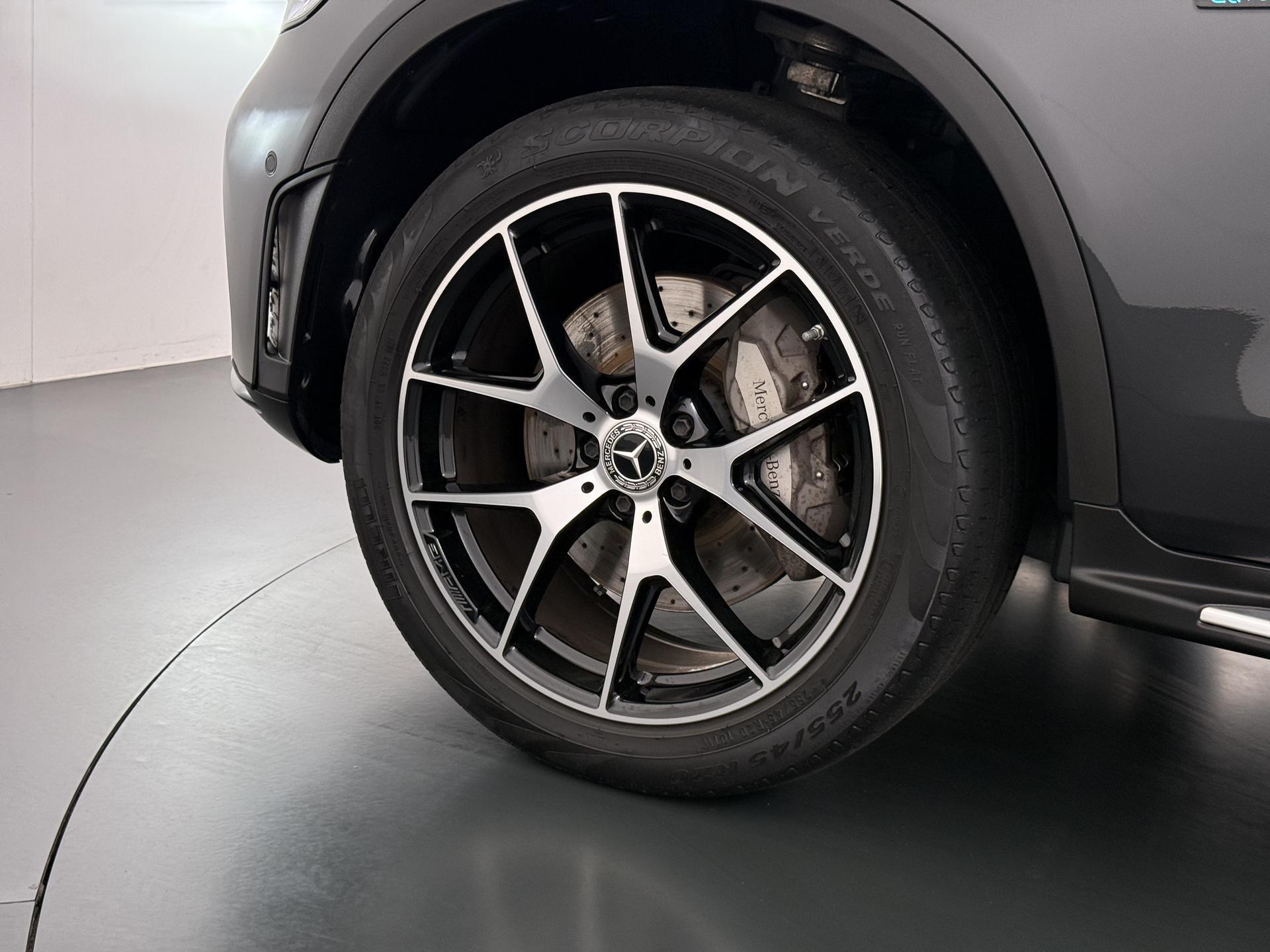 Foto van Mercedes-Benz GLC 300 E 4Matic