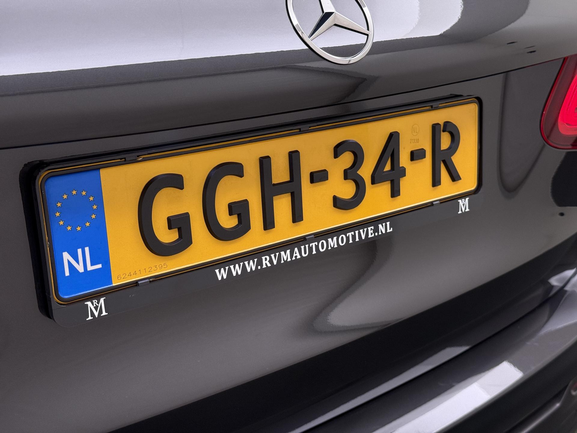 Foto van Mercedes-Benz GLC 300 E 4Matic