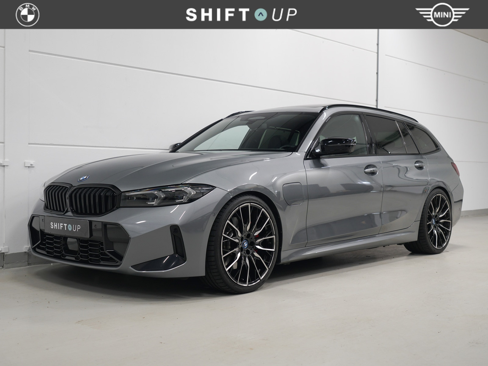 BMW 330e xDrive 330e xDrive M-Sport | Pano | Harman Kardon | CoPilot | Elektr. Trekhaak 2023 - voorkant
