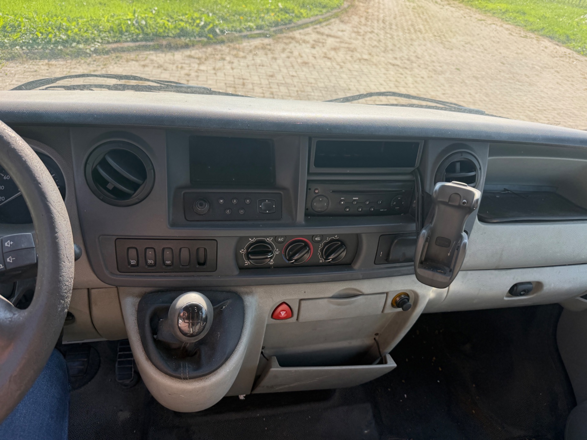 Foto van Renault Master 3.5t L3h2 3.0 Dci