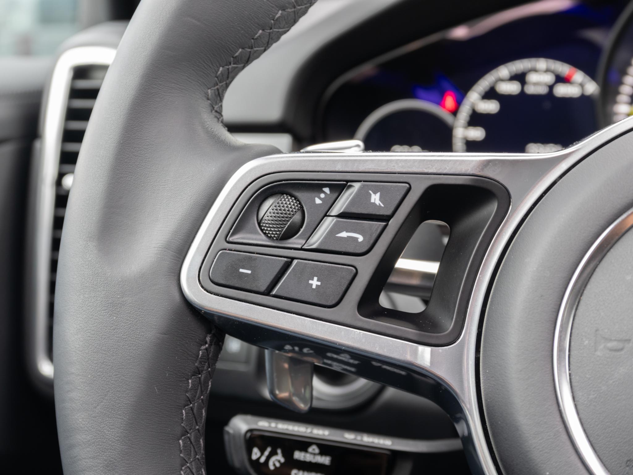 Foto van Porsche Cayenne E-hybrid