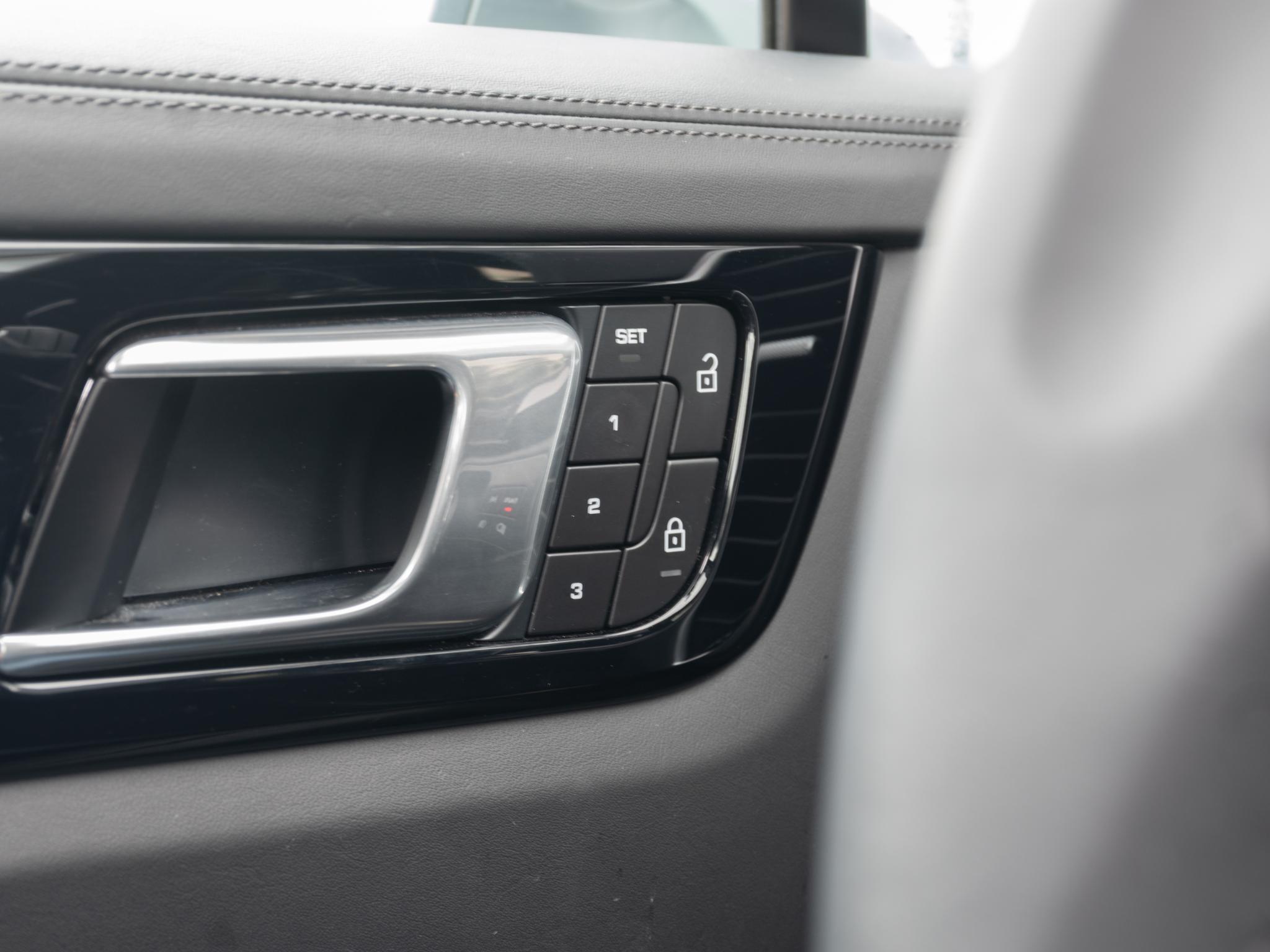 Foto van Porsche Cayenne E-hybrid