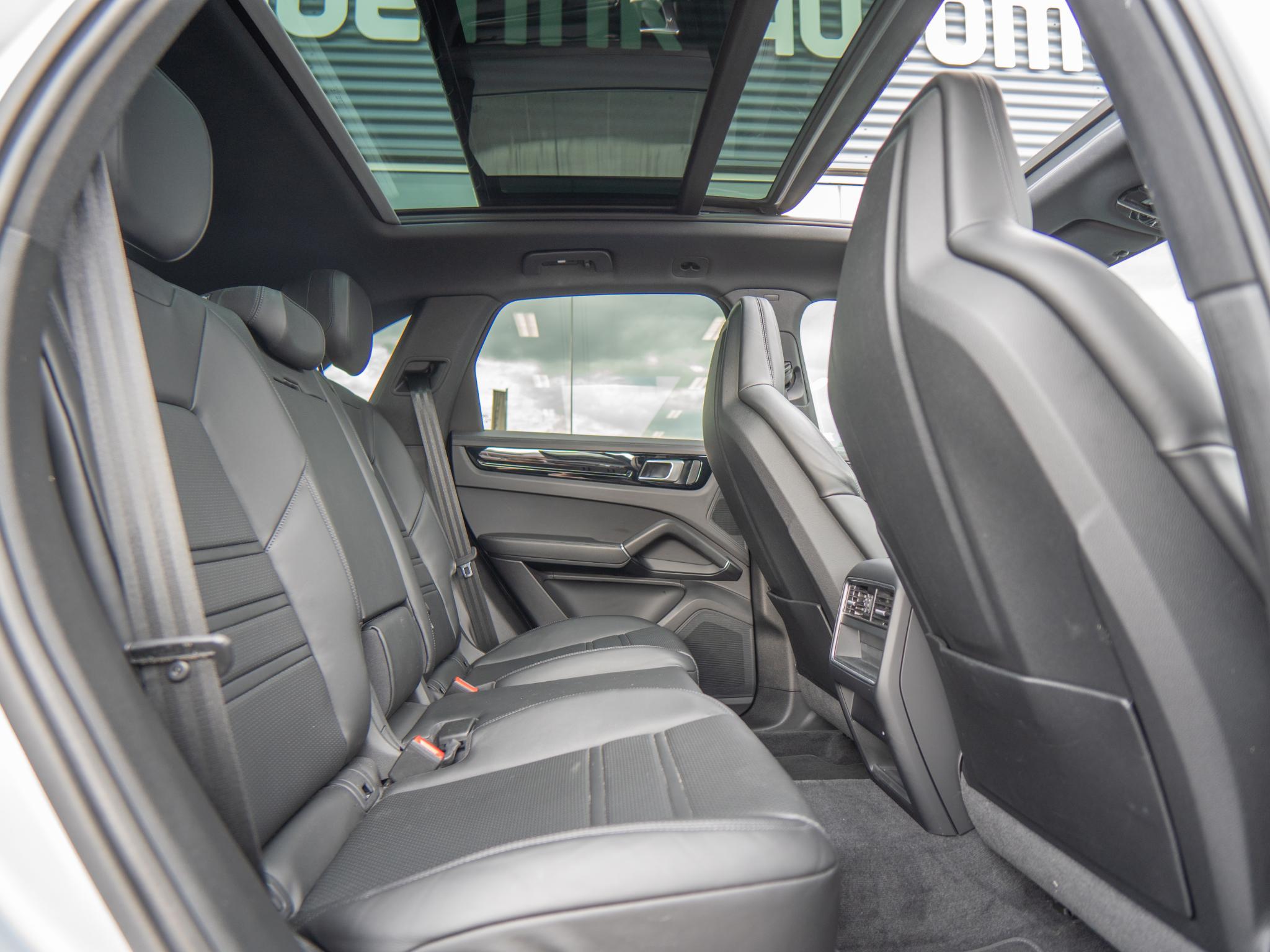 Foto van Porsche Cayenne E-hybrid