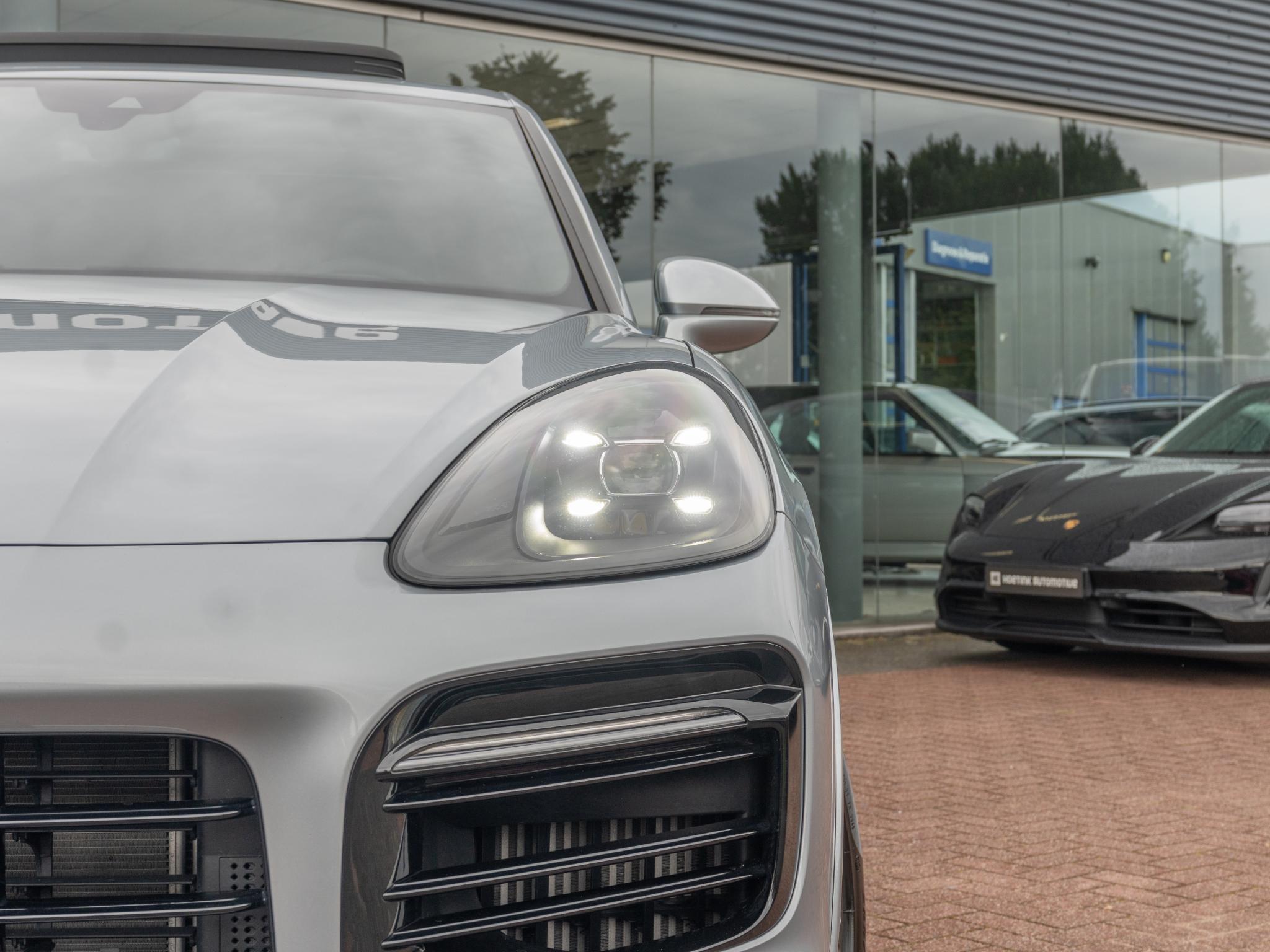 Foto van Porsche Cayenne E-hybrid