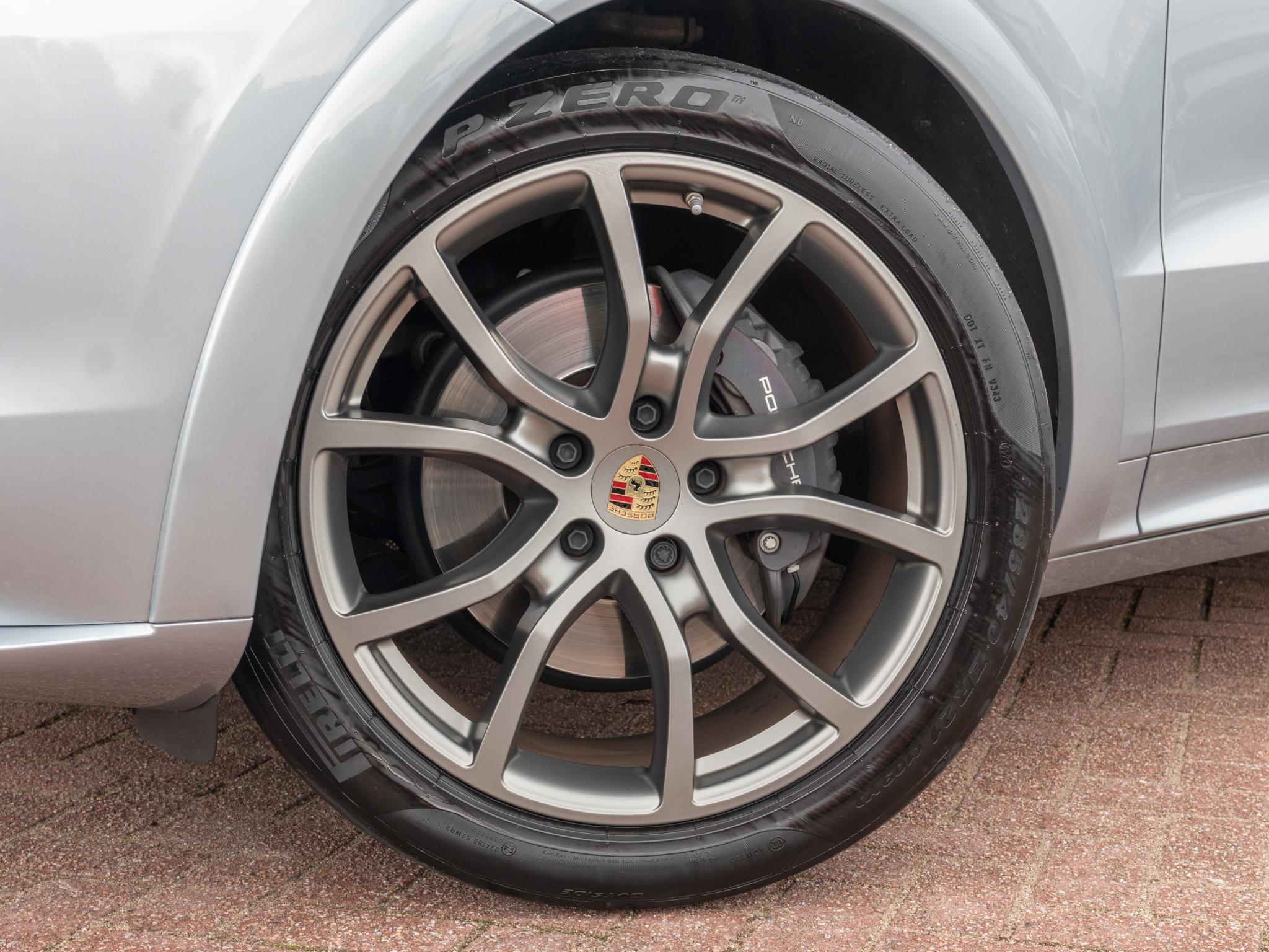 Foto van Porsche Cayenne E-hybrid