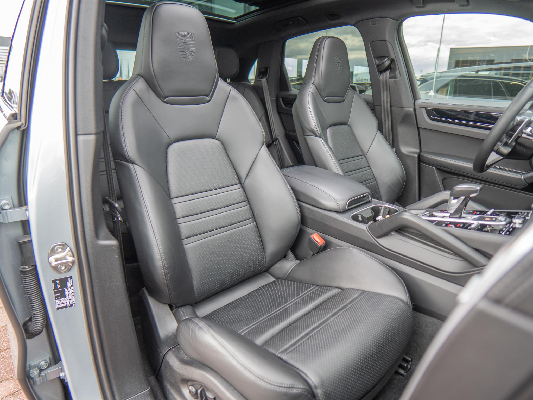 Foto van Porsche Cayenne E-hybrid