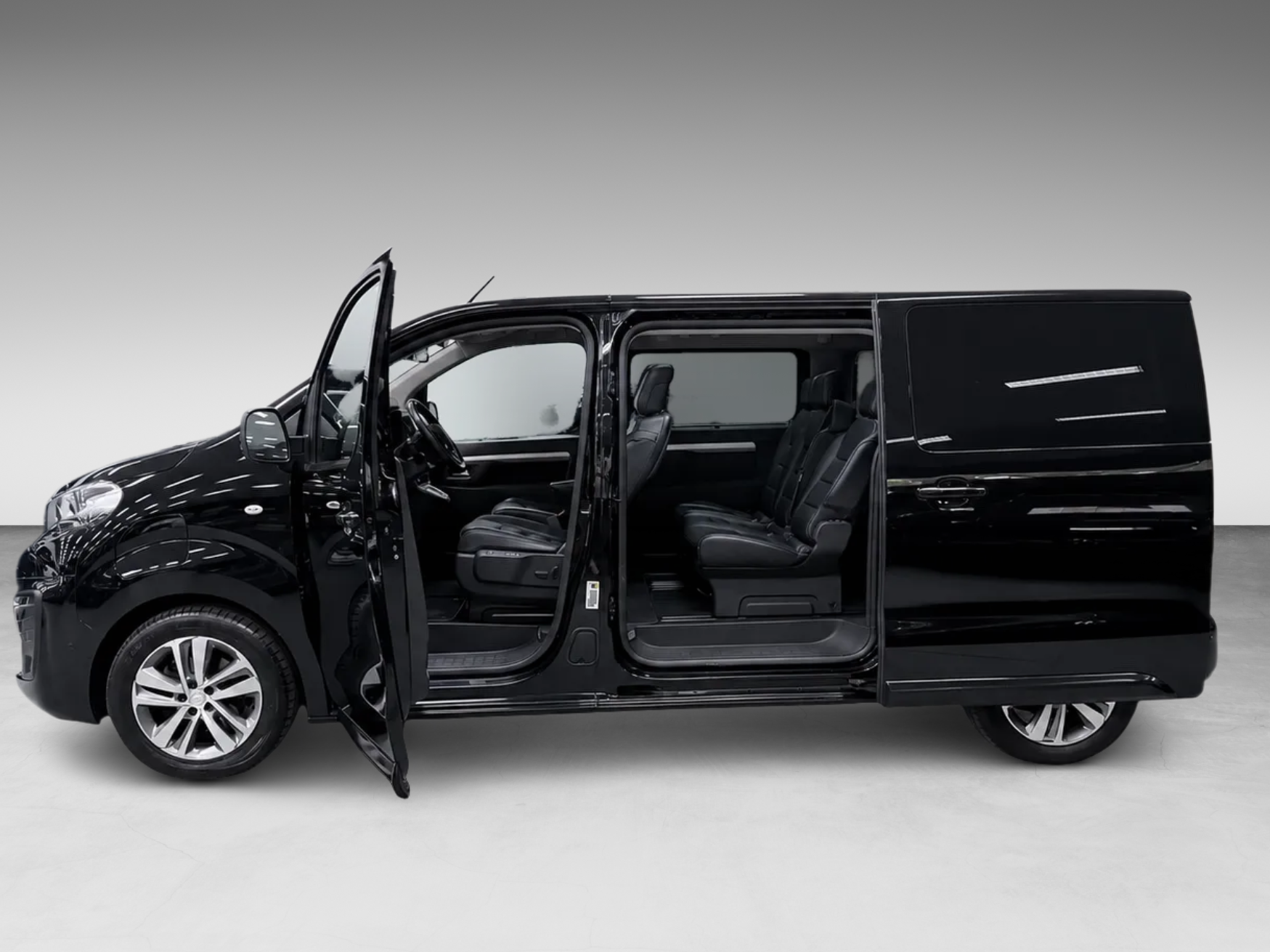 Foto van Peugeot Expert Traveller