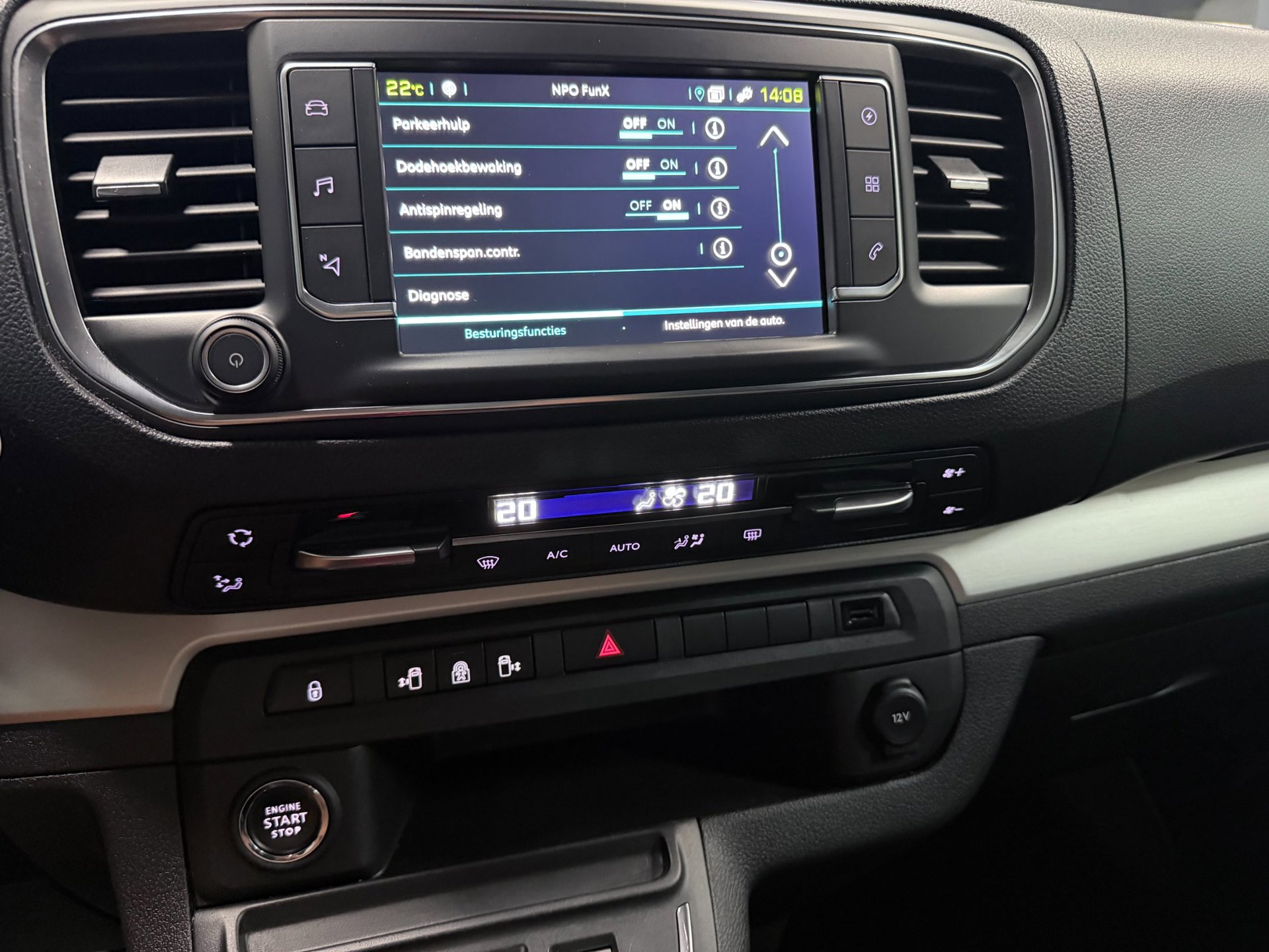 Foto van Peugeot Expert Traveller