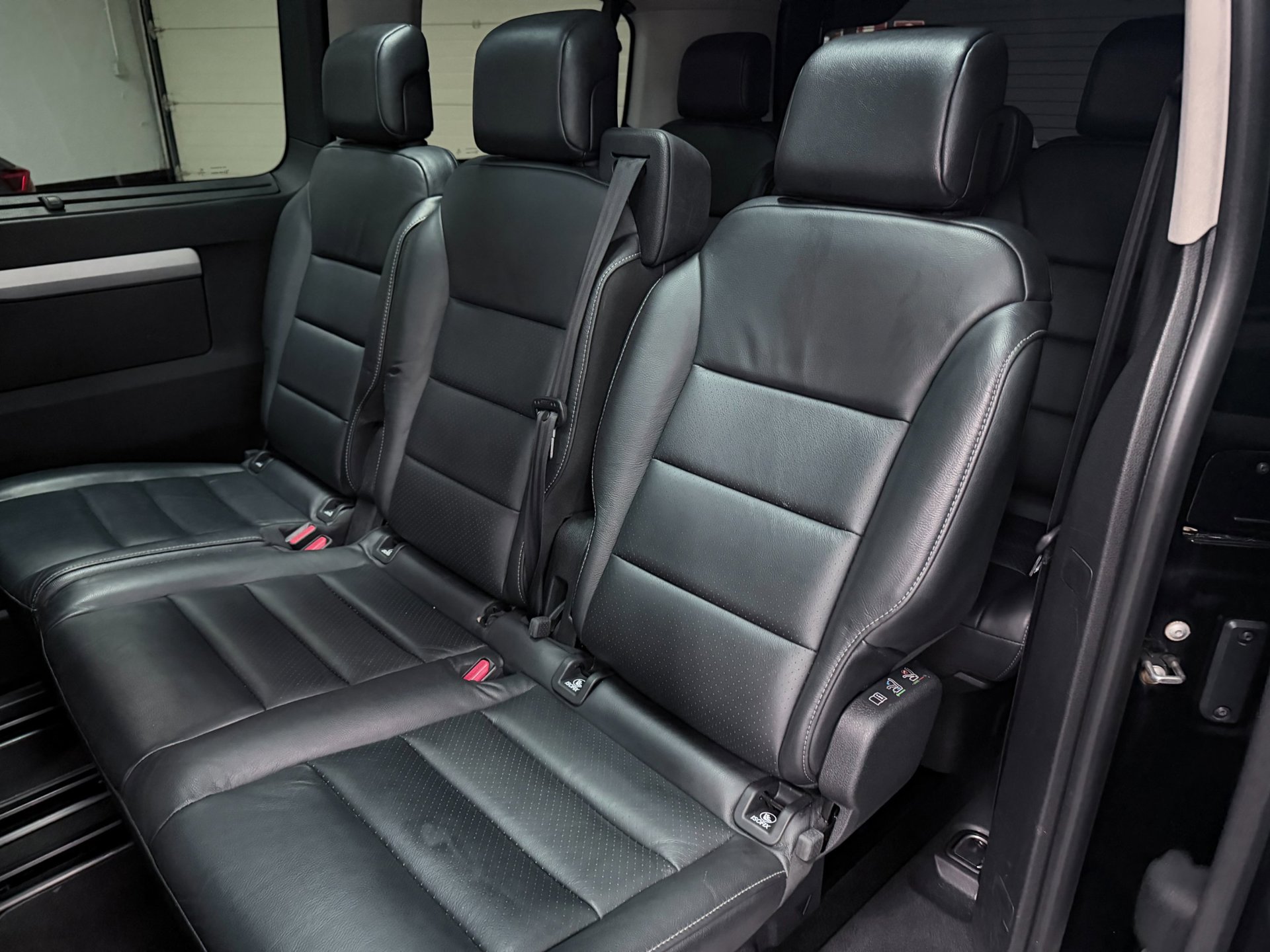 Foto van Peugeot Expert Traveller