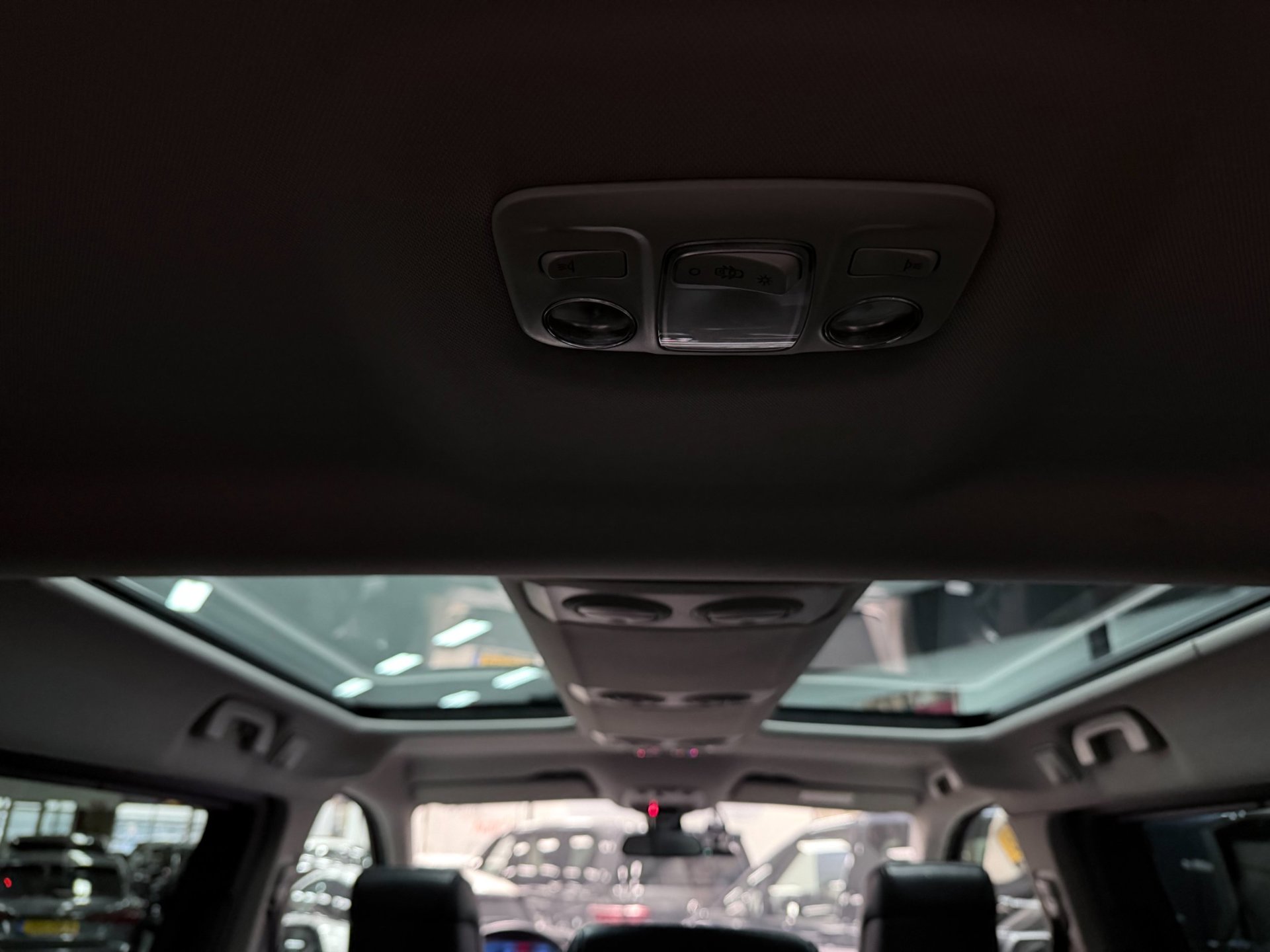 Foto van Peugeot Expert Traveller