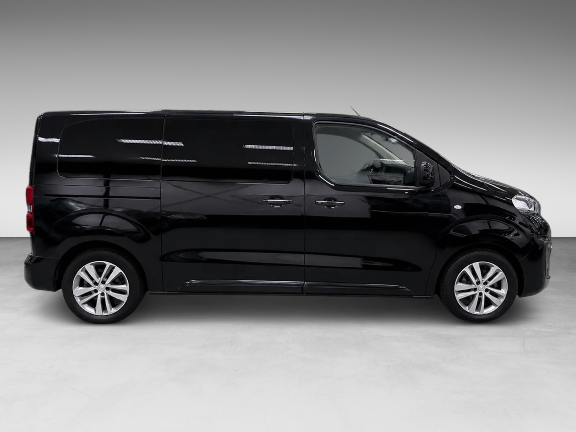 Foto van Peugeot Expert Traveller