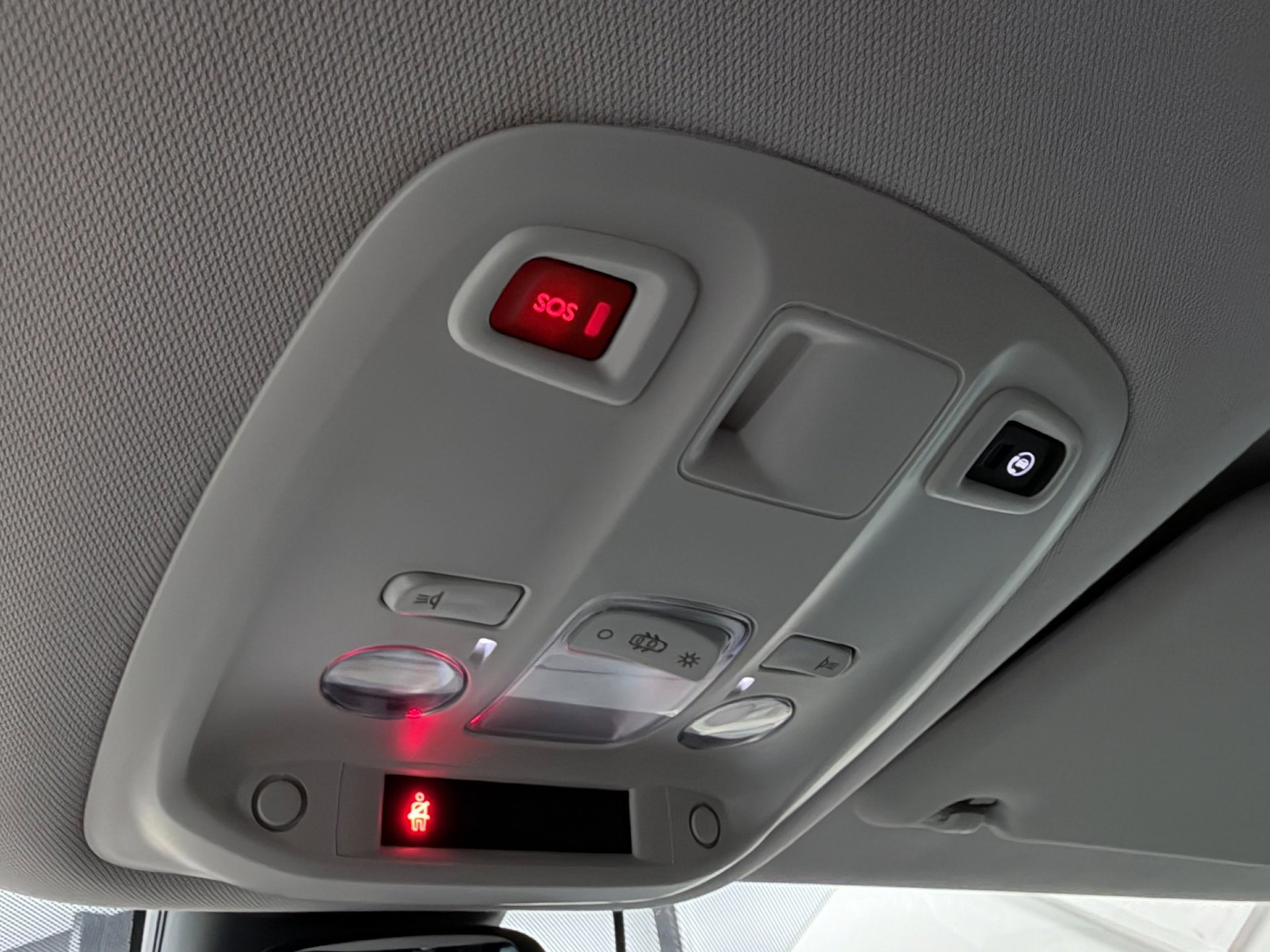 Foto van Peugeot Expert Traveller