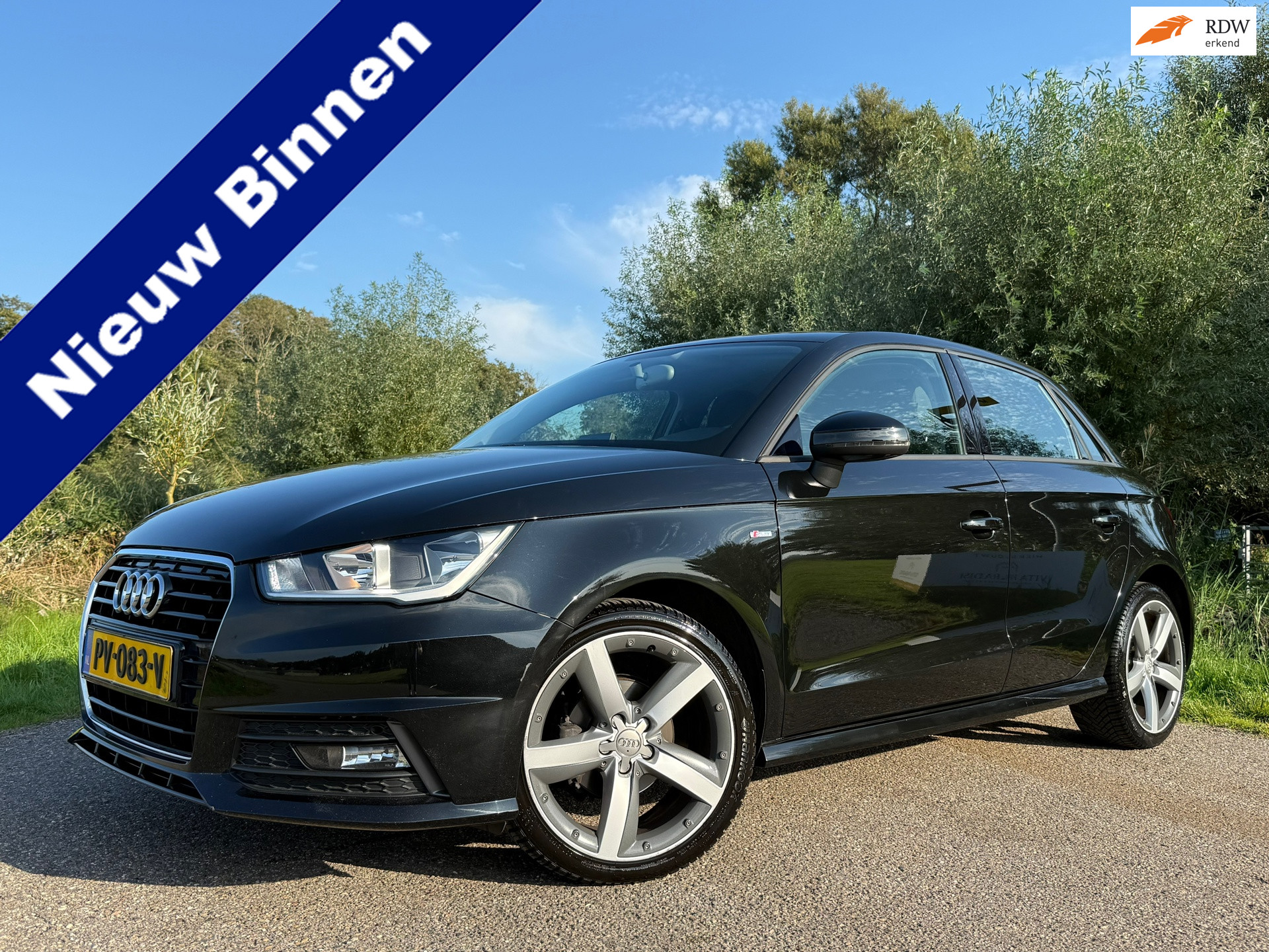Audi A1 Sportback 1.0 TFSI Adrenalin / Airco / Navigatie / Cruise Control / Goed Onderhouden / NAP 2017 - voorkant