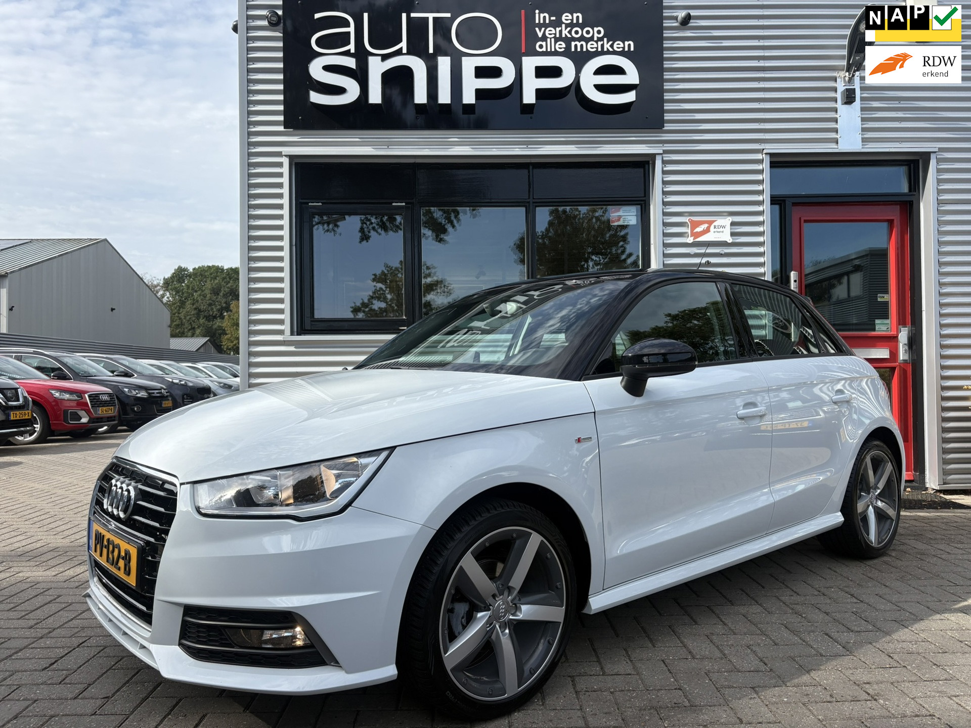 Audi A1 Sportback 1.0 TFSI Adrenalin -5DRS.-S-LINE-AUTO AIRCO-2 TONE LAK-LICHTMETALEN VELGEN-CRUISECONTROL-NAVI-BLUETOOTH-ETC. 2017 - voorkant