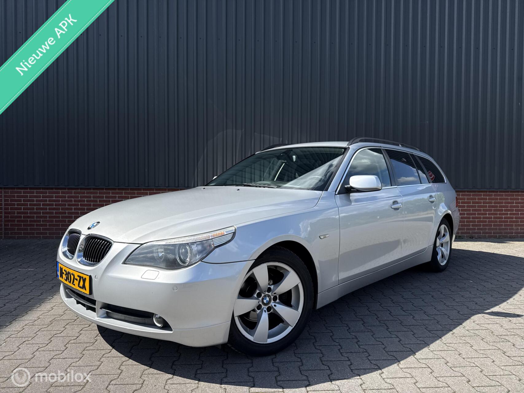 BMW 523i 523i Executive Automaat Leer Xenon Cruise Nieuwe Apk 2005 - voorkant