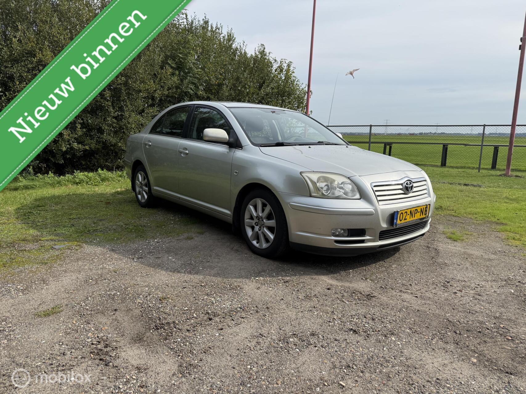 Toyota Toyota Avensis 1.8 VVTi Linea Luna 2004 - voorkant