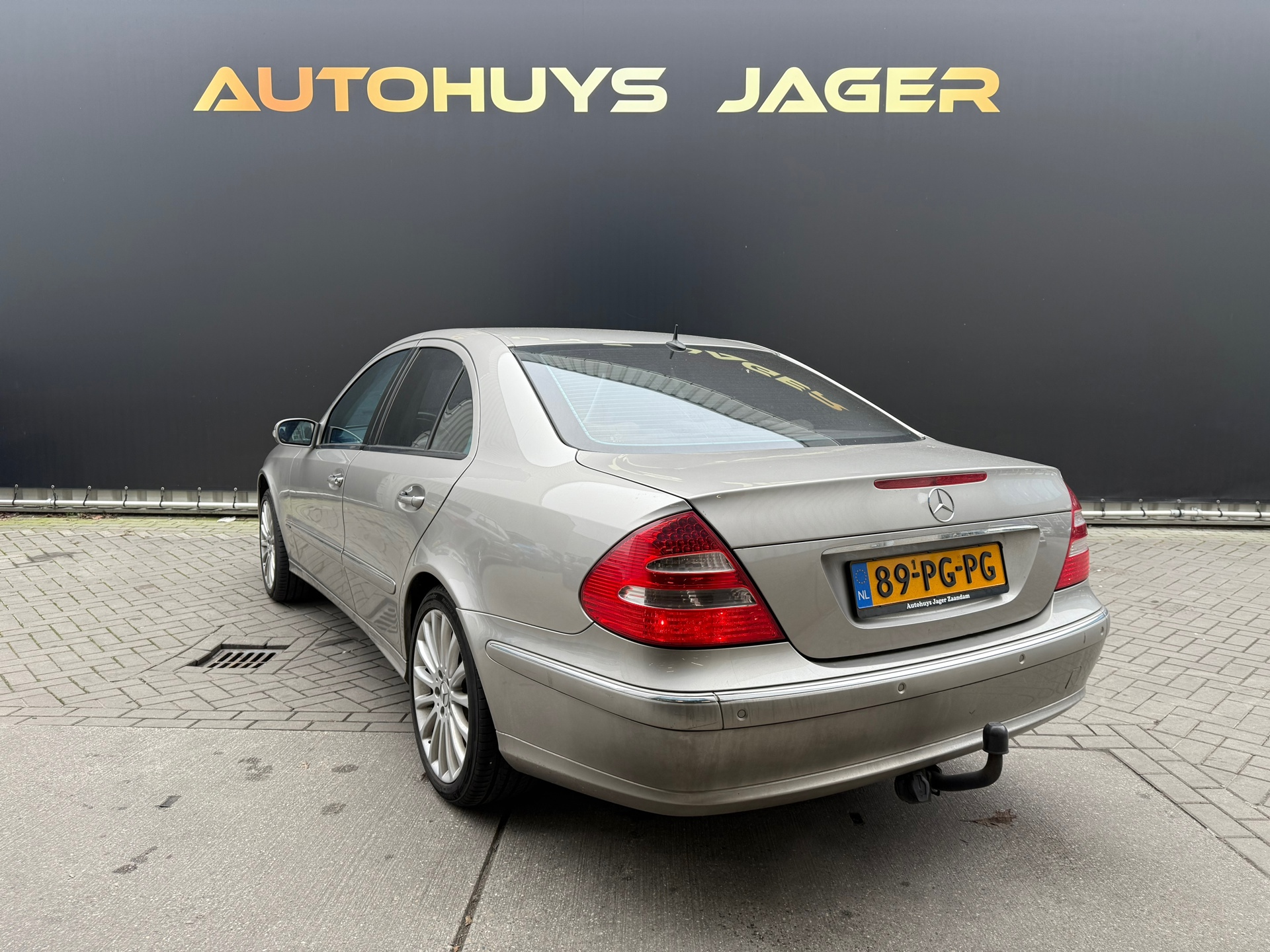Foto van Mercedes-Benz E 200 Kompressor