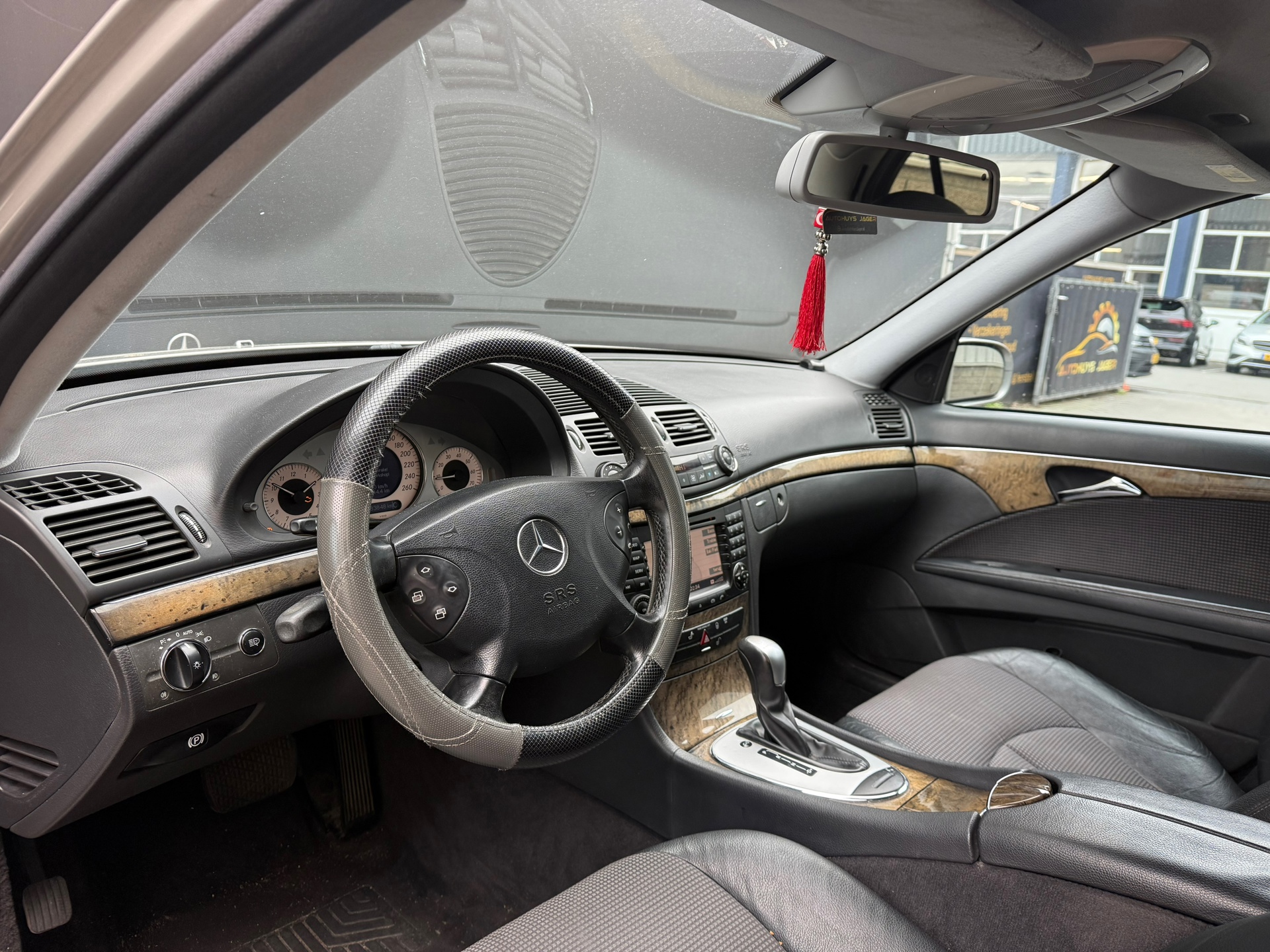 Foto van Mercedes-Benz E 200 Kompressor