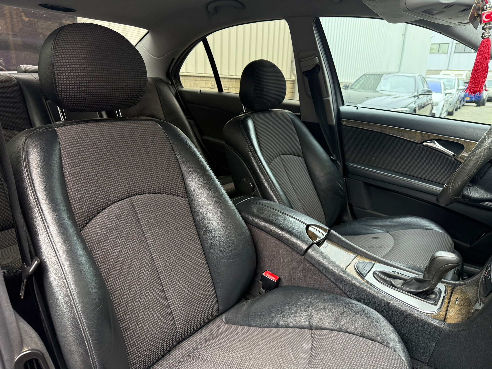 Foto van Mercedes-Benz E 200 Kompressor