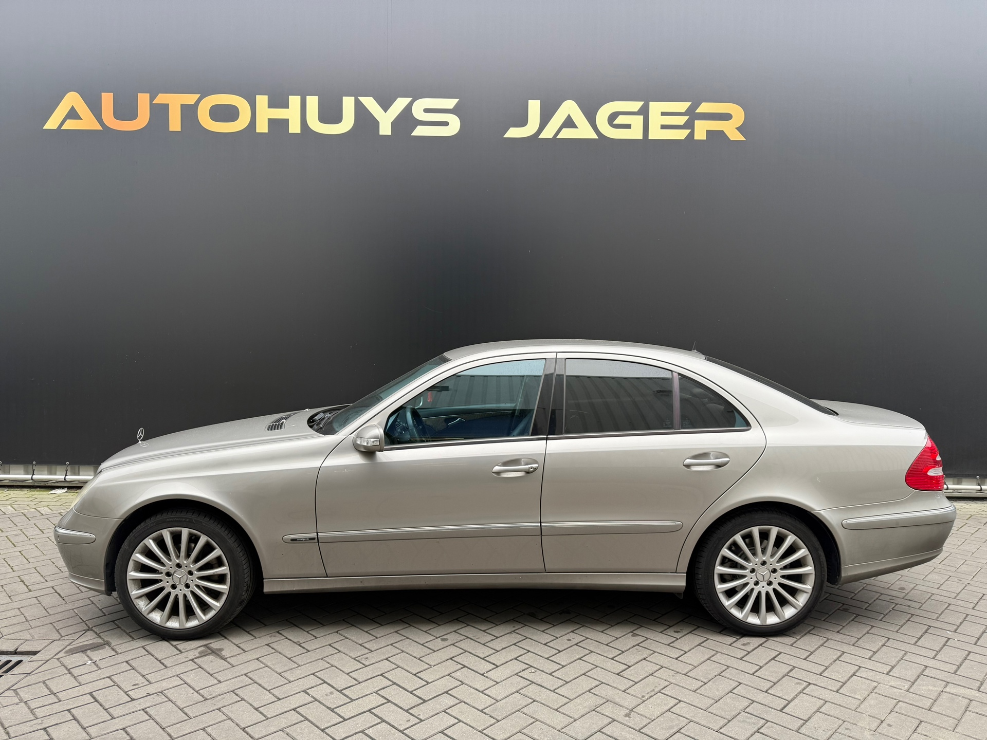 Foto van Mercedes-Benz E 200 Kompressor
