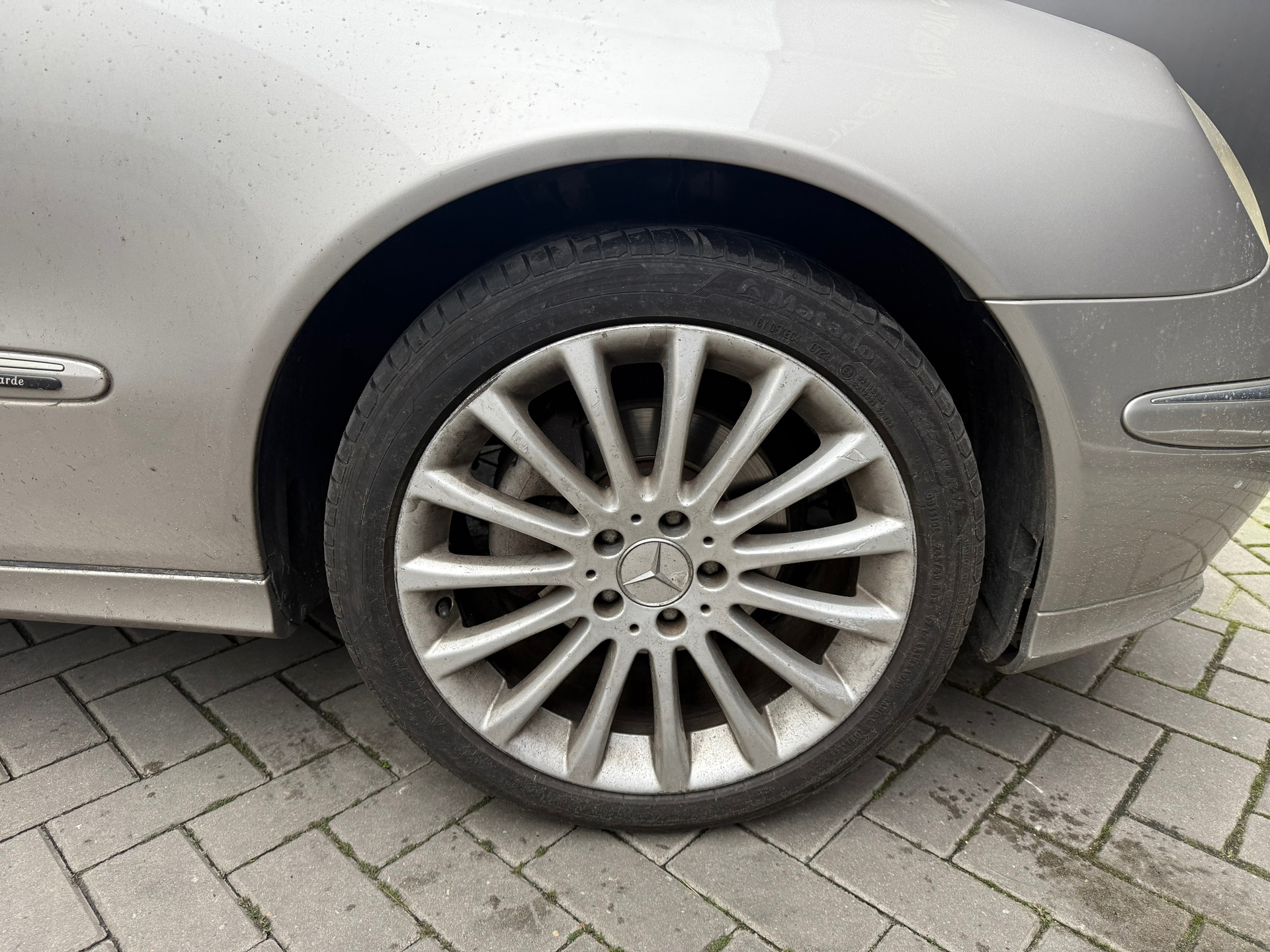 Foto van Mercedes-Benz E 200 Kompressor