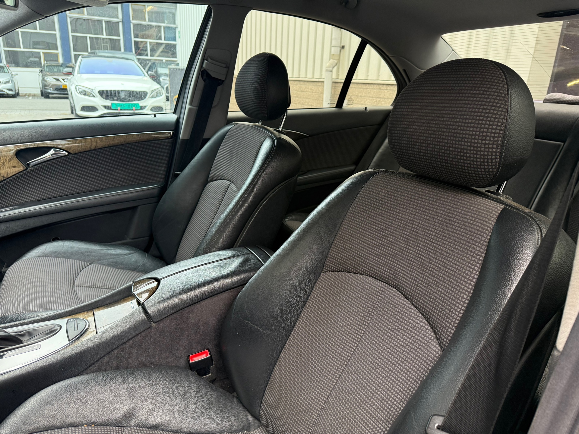 Foto van Mercedes-Benz E 200 Kompressor