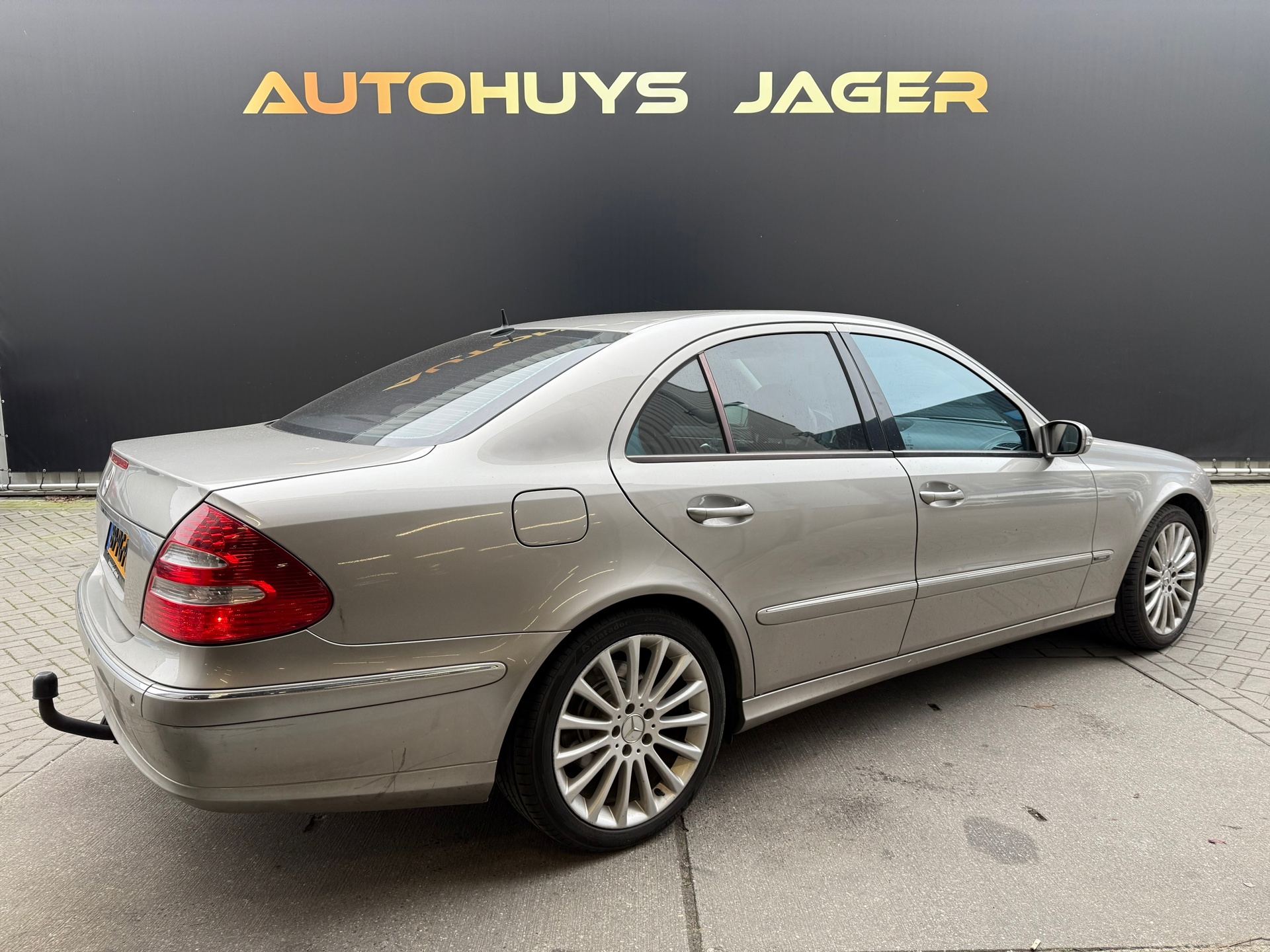 Foto van Mercedes-Benz E 200 Kompressor