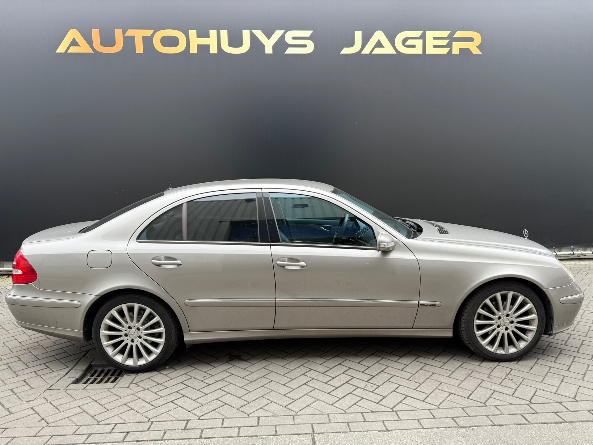Foto van Mercedes-Benz E 200 Kompressor