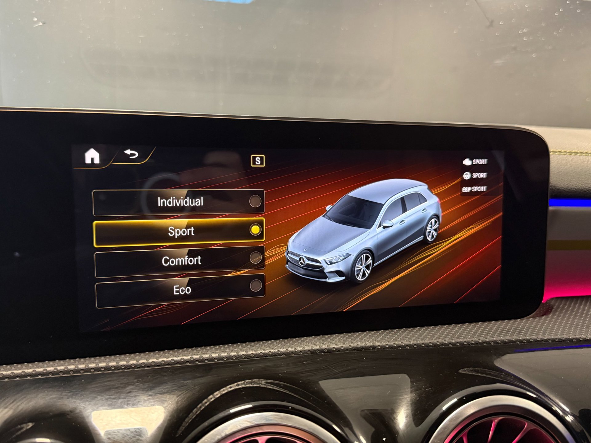 Foto van Mercedes-Benz A 250