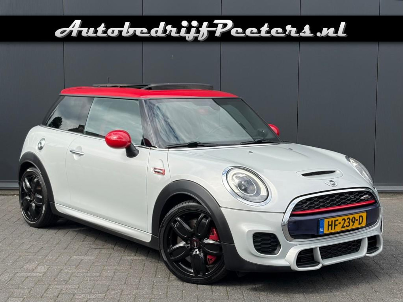 Mini John Cooper Works 2.0 231pk Aut. Pano JCW-stoelen HUD LED Carplay H/K NL-auto 2015 - voorkant