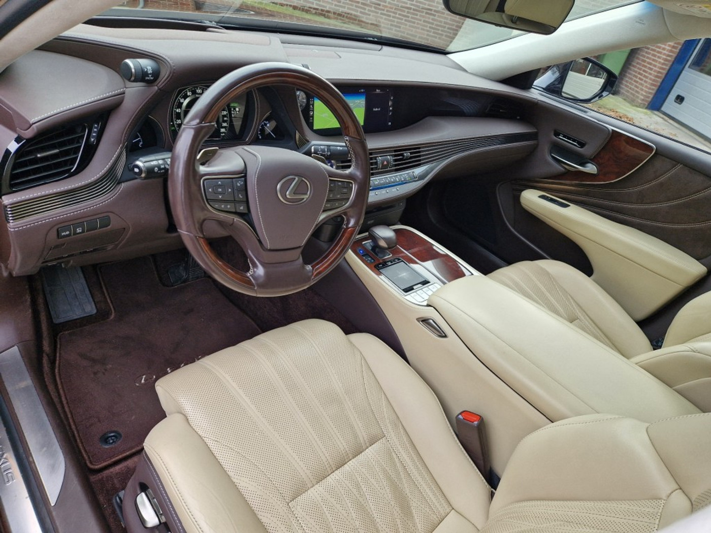 Foto van Lexus LS
