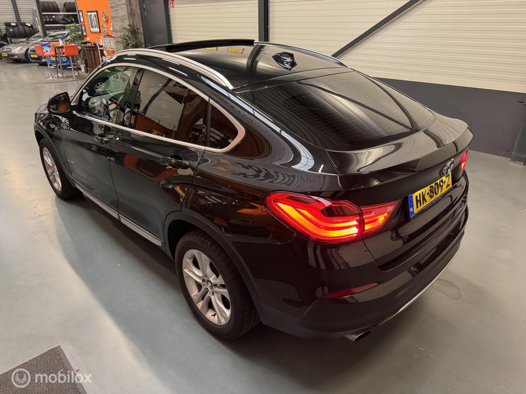 Foto van BMW X4 Xdrive20i