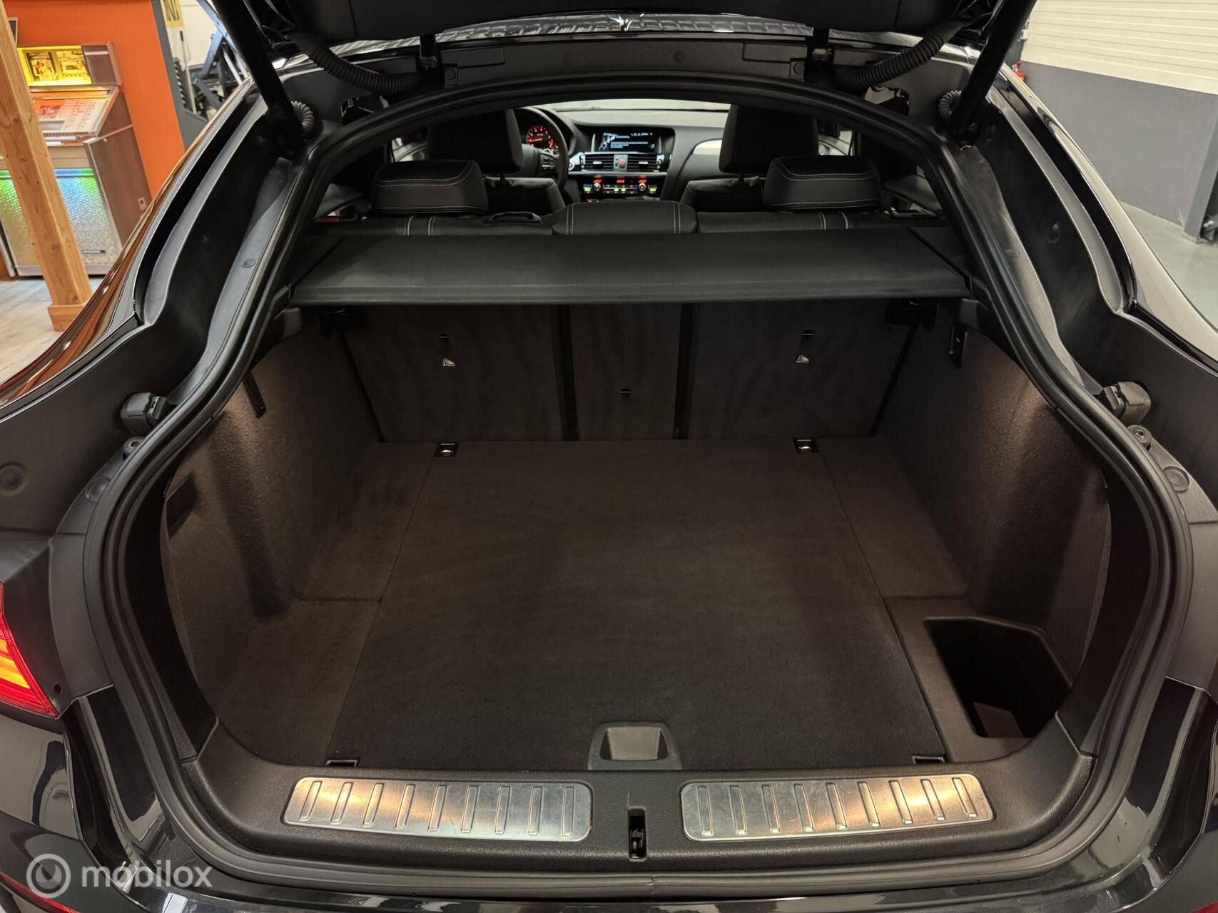 Foto van BMW X4 Xdrive20i