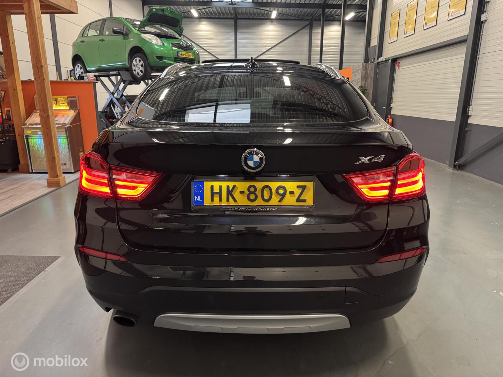 Foto van BMW X4 Xdrive20i