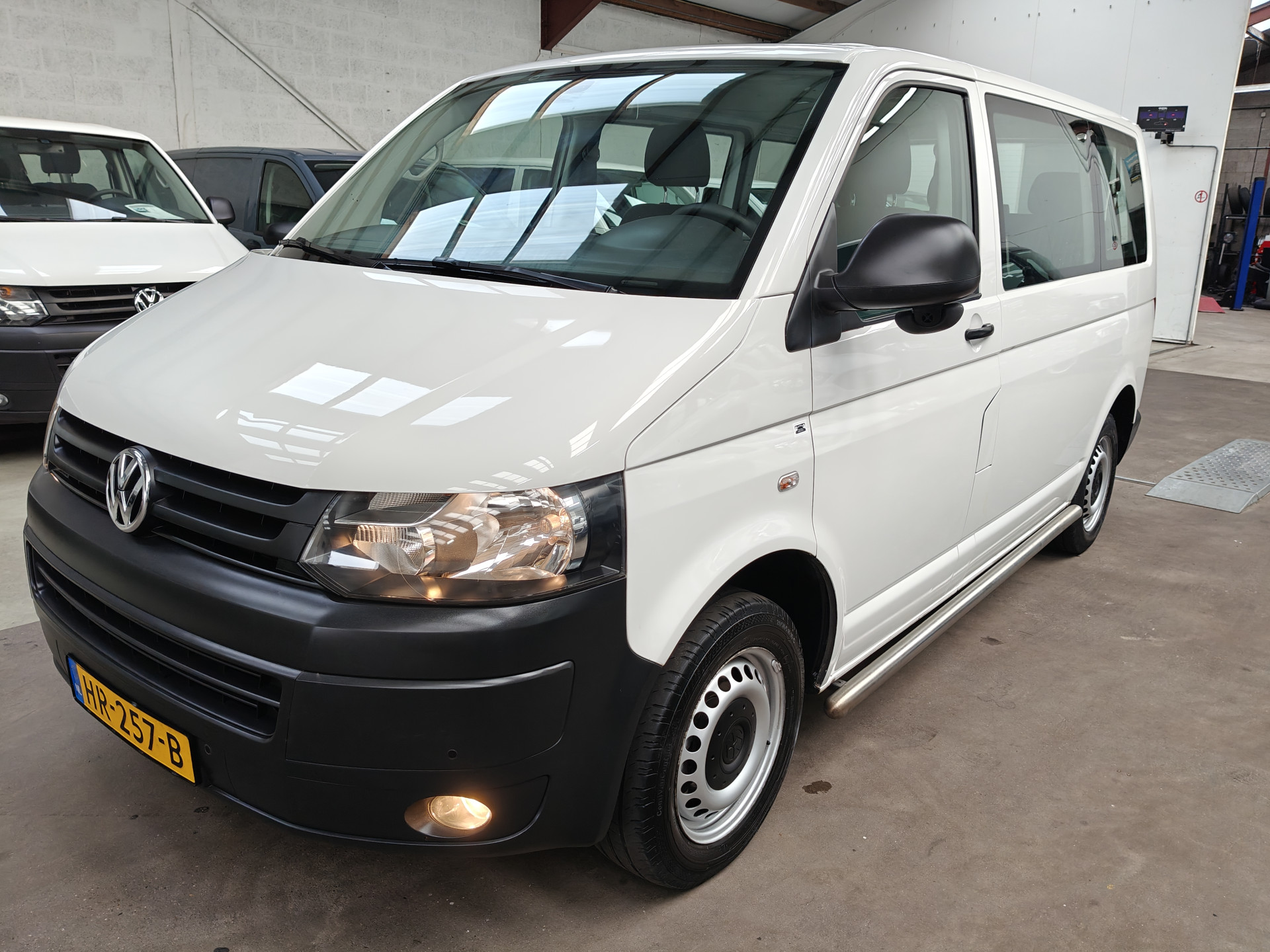 Volkswagen Transporter Kombi 2.0 TDI PERSONENBUS AUTOM 2016 - voorkant
