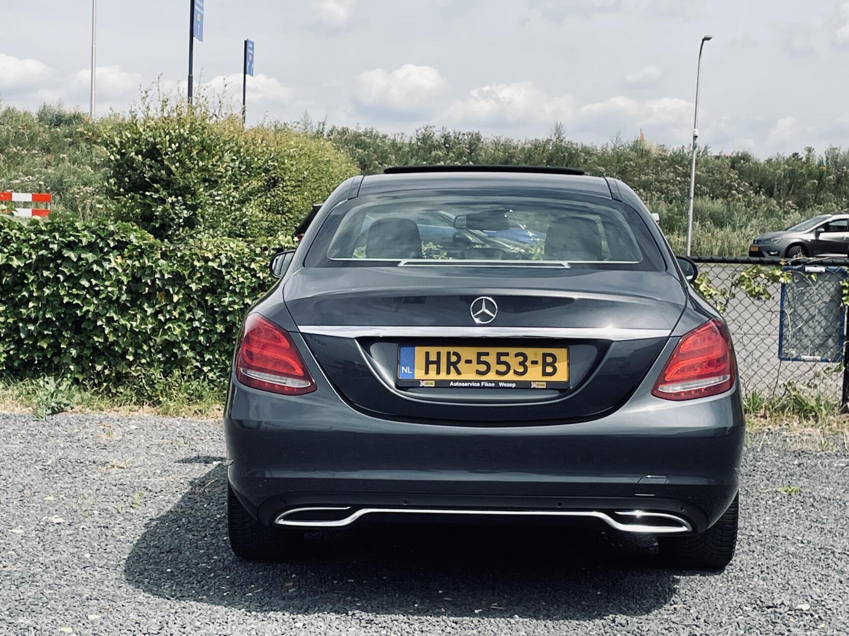 Foto van Mercedes-Benz C 200