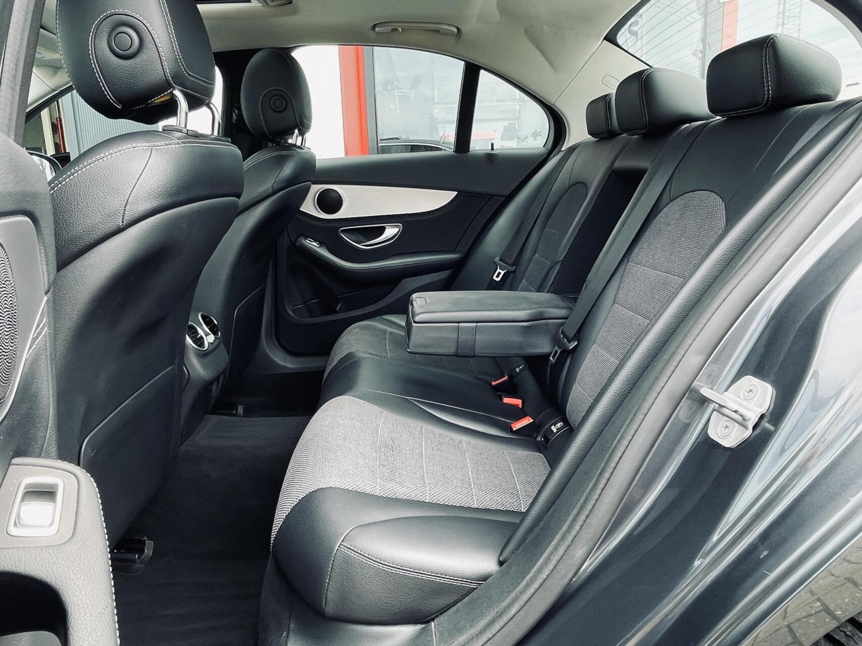 Foto van Mercedes-Benz C 200