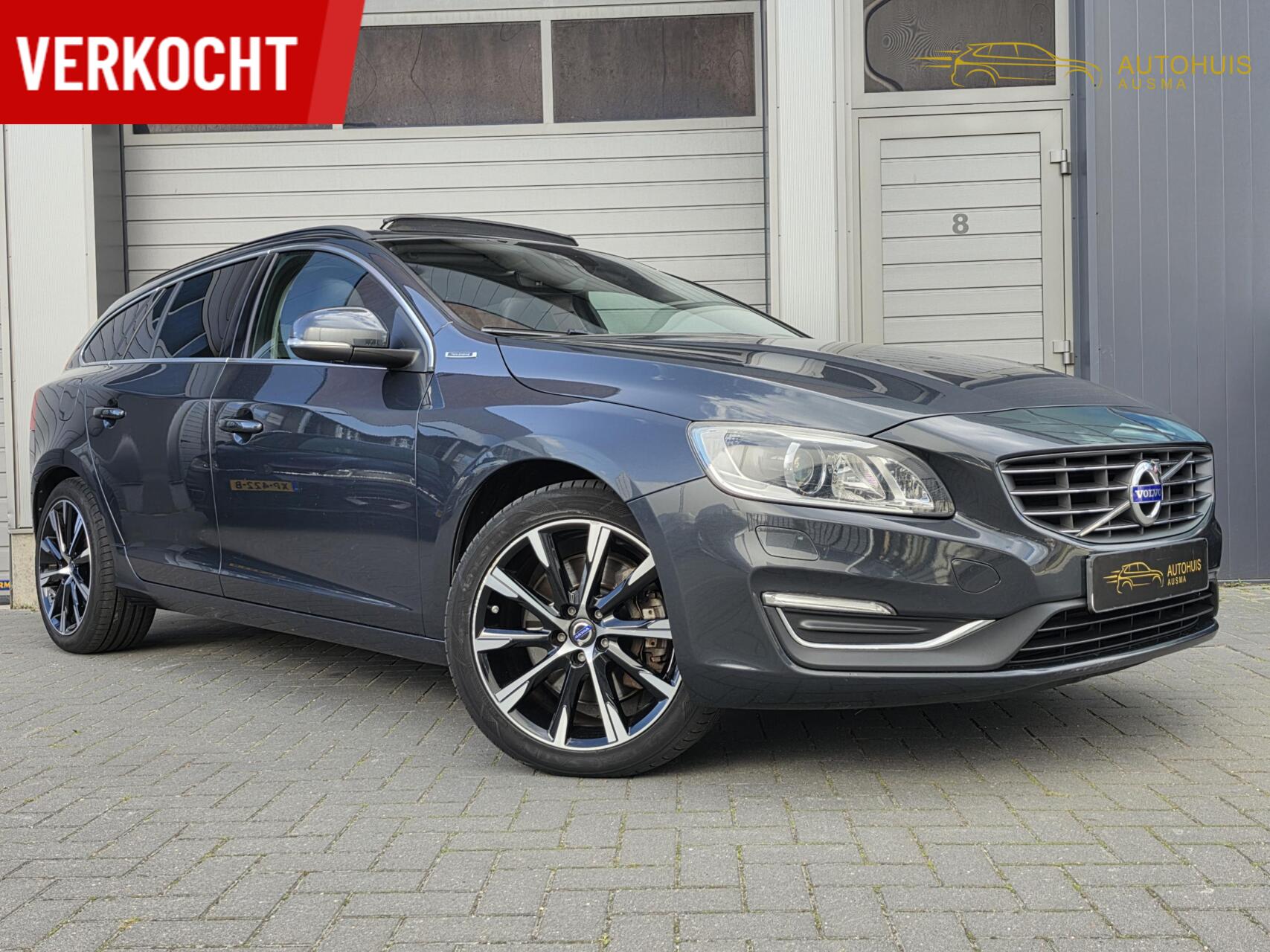 Volvo V60 Twin Engine 2.4 D6 Twin Engine R-Design 286PK/Harman/Pano/Trekhaak/Cruise/Leder/Memory/ 2015 - voorkant