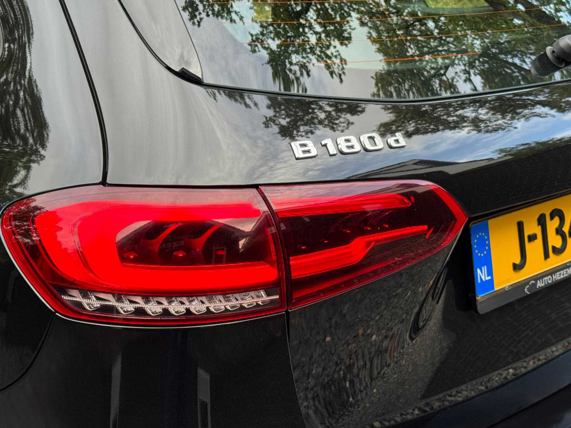 Foto van Mercedes-Benz B 180 D