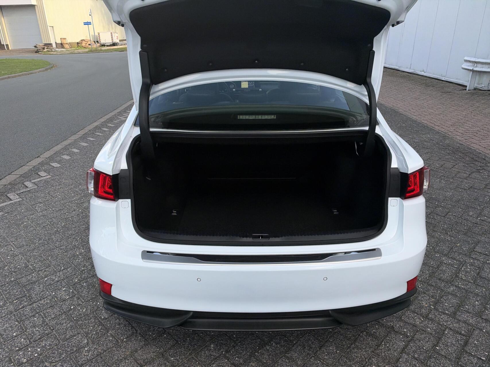 Foto van Lexus Lexus Is300h