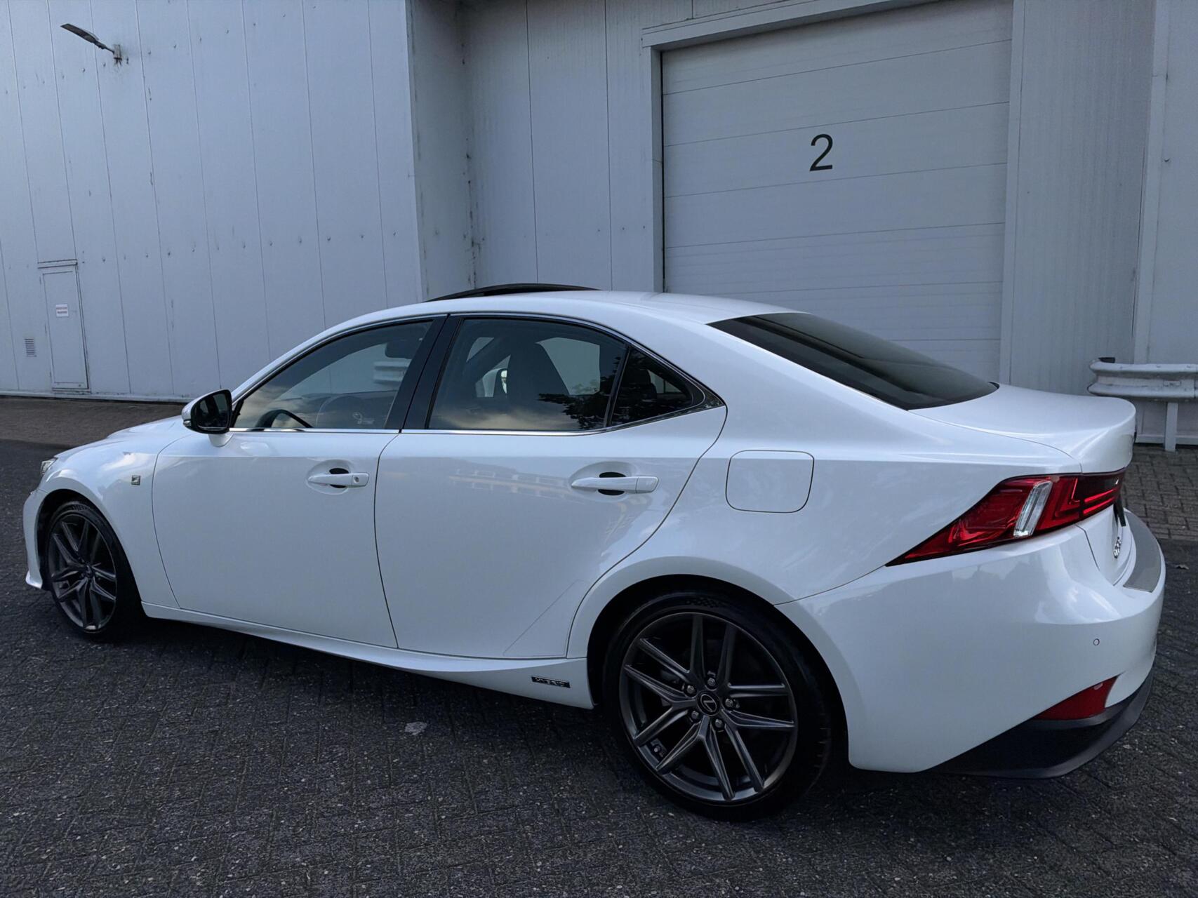 Foto van Lexus Lexus Is300h
