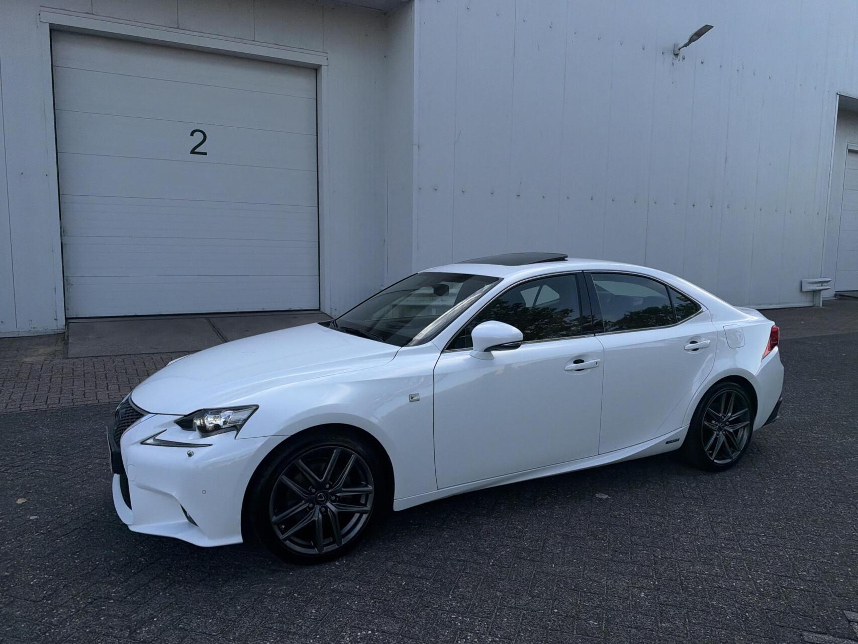 Foto van Lexus Lexus Is300h