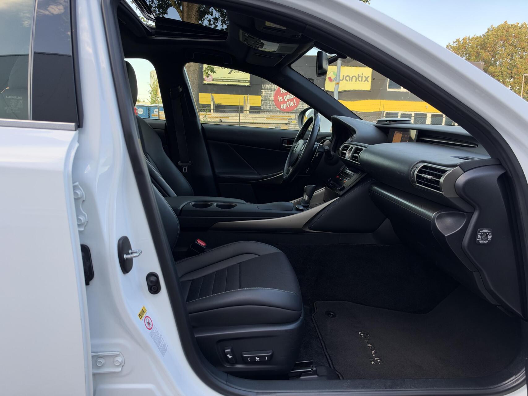 Foto van Lexus Lexus Is300h