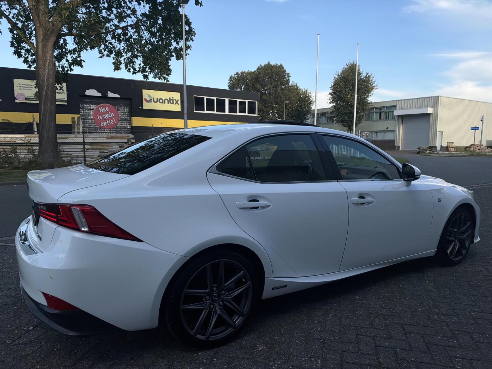 Foto van Lexus Lexus Is300h