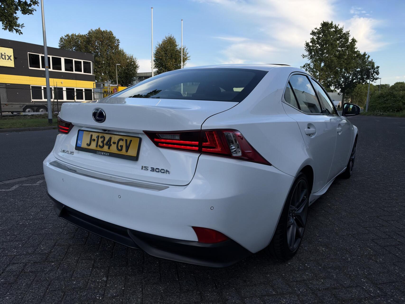 Foto van Lexus Lexus Is300h