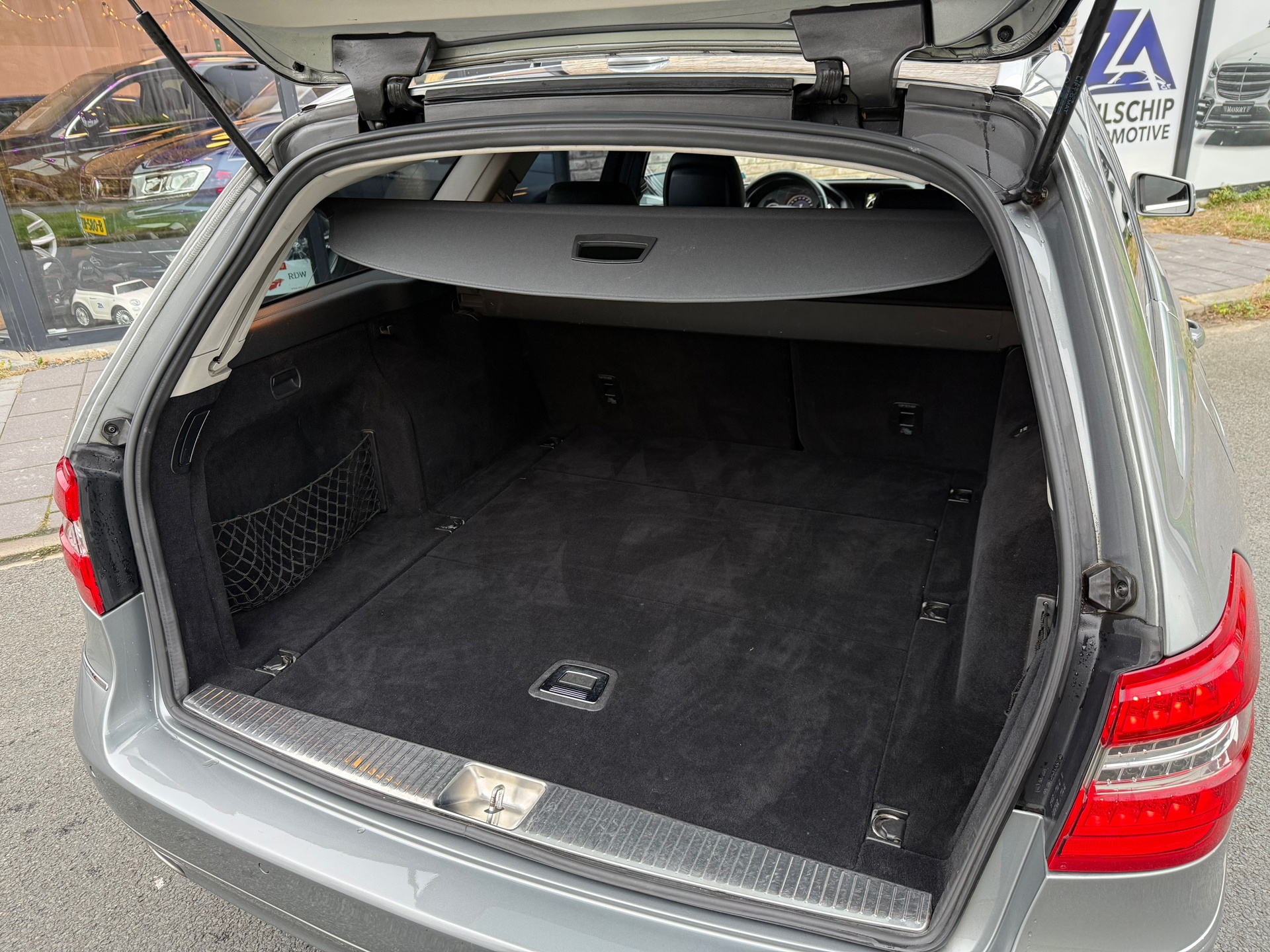 Foto van Mercedes-Benz E 300 CDI