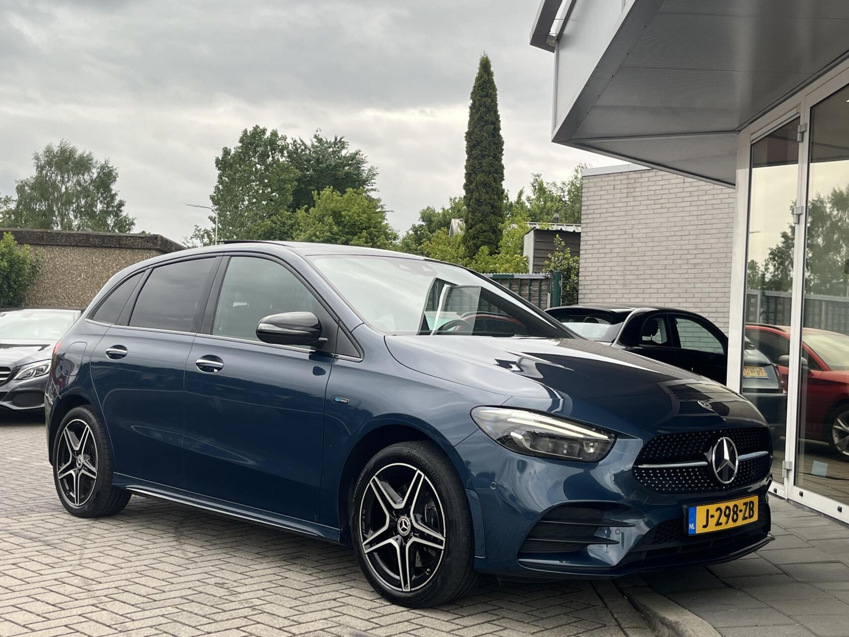 Foto van Mercedes-Benz B 250 E