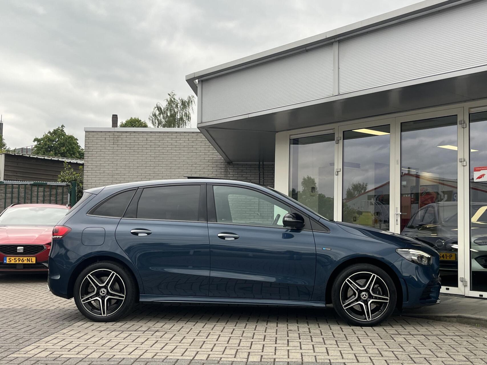 Foto van Mercedes-Benz B 250 E
