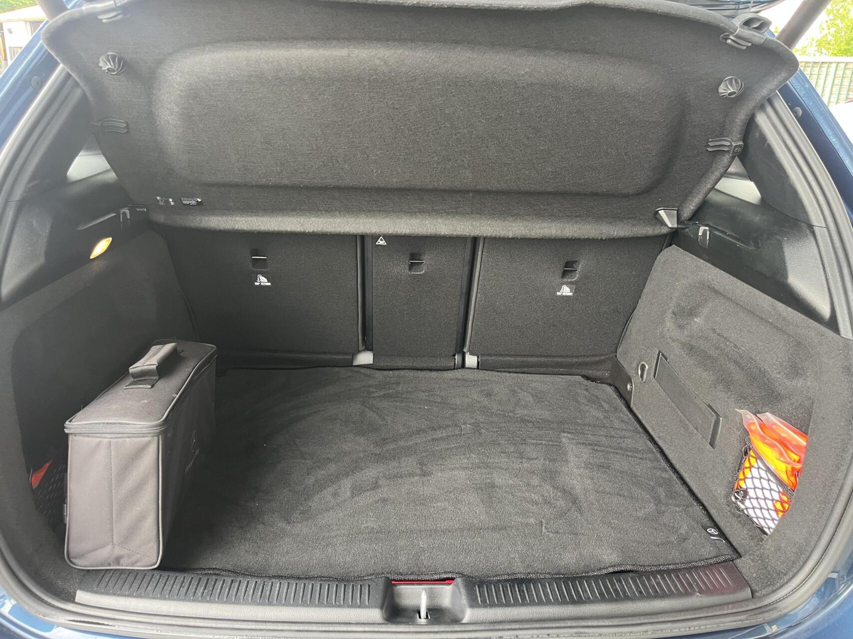 Foto van Mercedes-Benz B 250 E