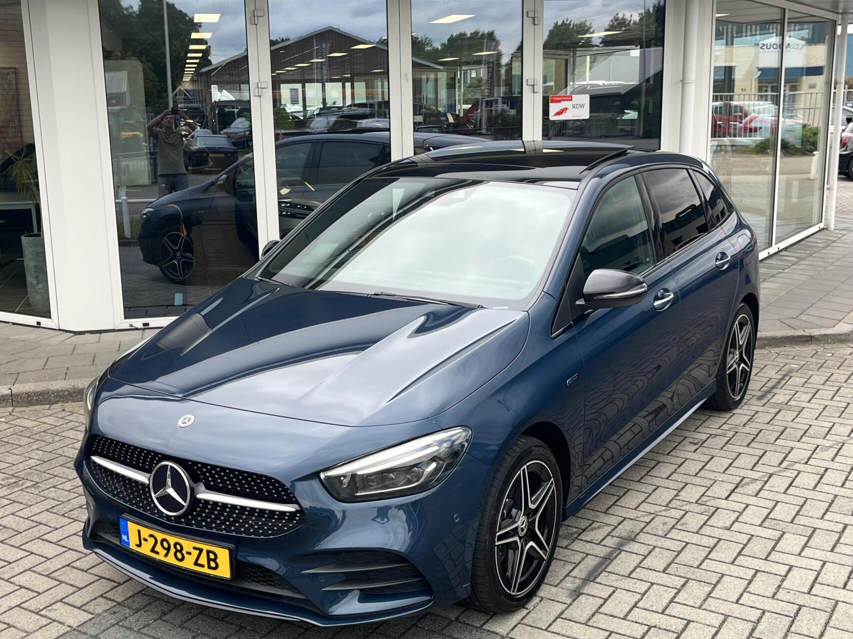 Foto van Mercedes-Benz B 250 E